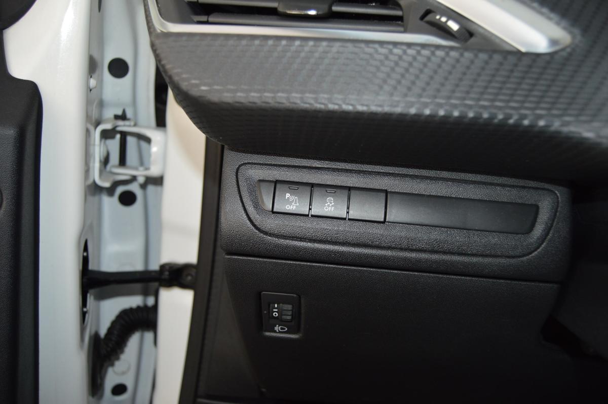peugeot-208-2016-gasolina-1199cc
