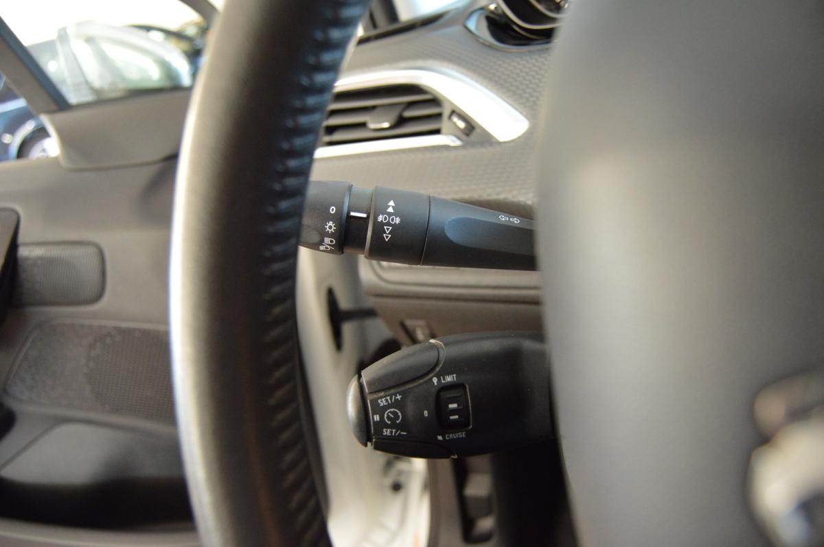 peugeot-208-2016-gasolina-1199cc