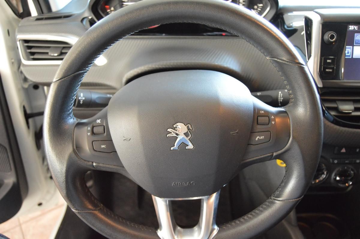 peugeot-208-2016-gasolina-1199cc