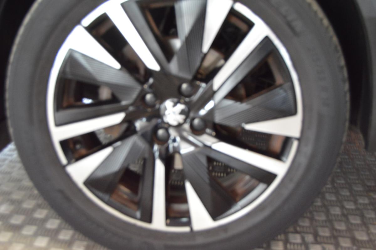 peugeot-2008-2022-gasolina-1199cc