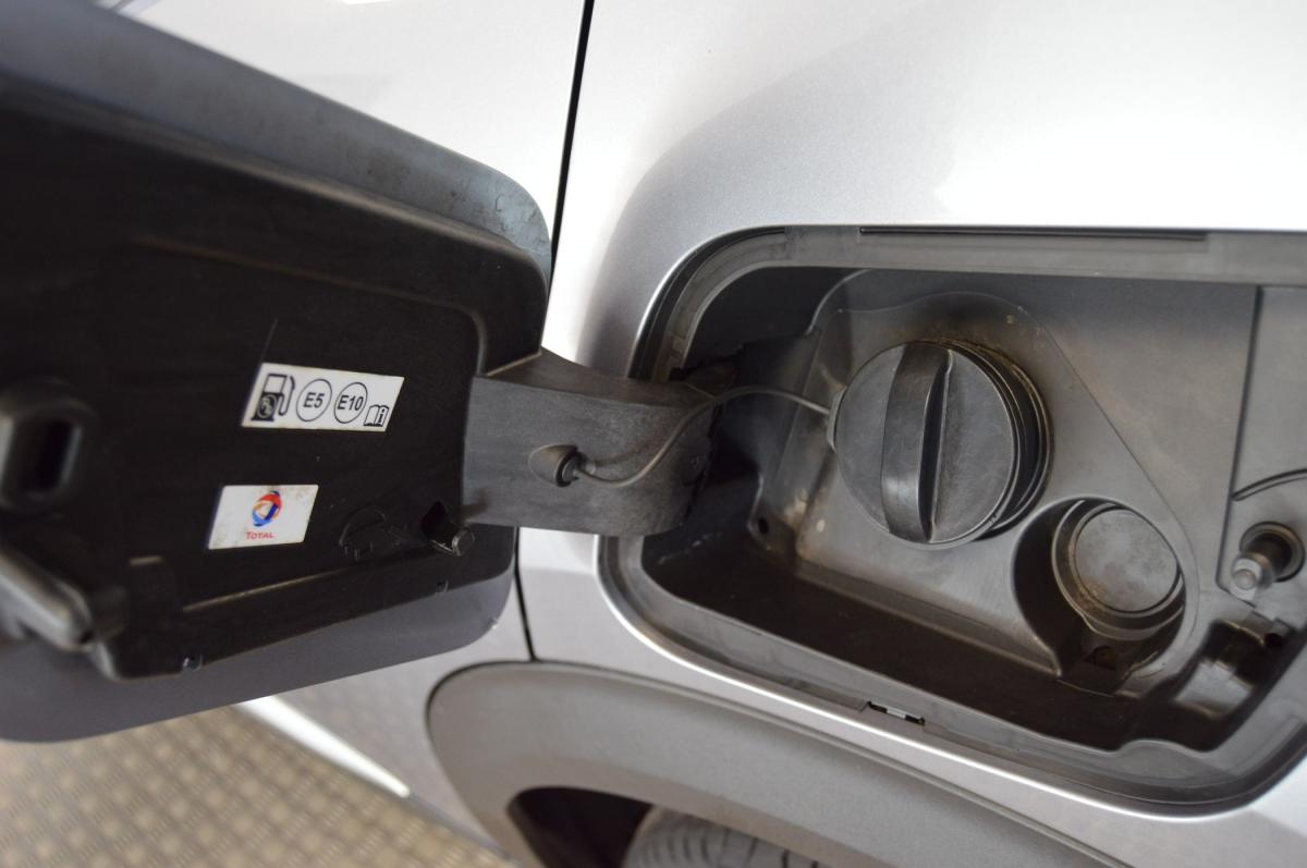 peugeot-2008-2022-gasolina-1199cc