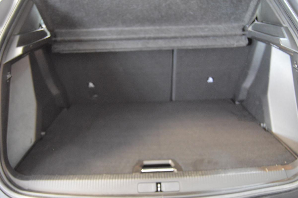 peugeot-2008-2022-gasolina-1199cc
