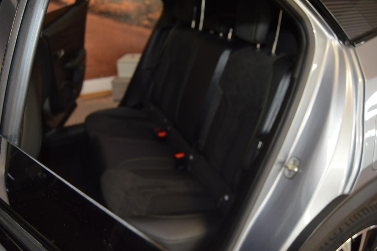 peugeot-2008-2022-gasolina-1199cc