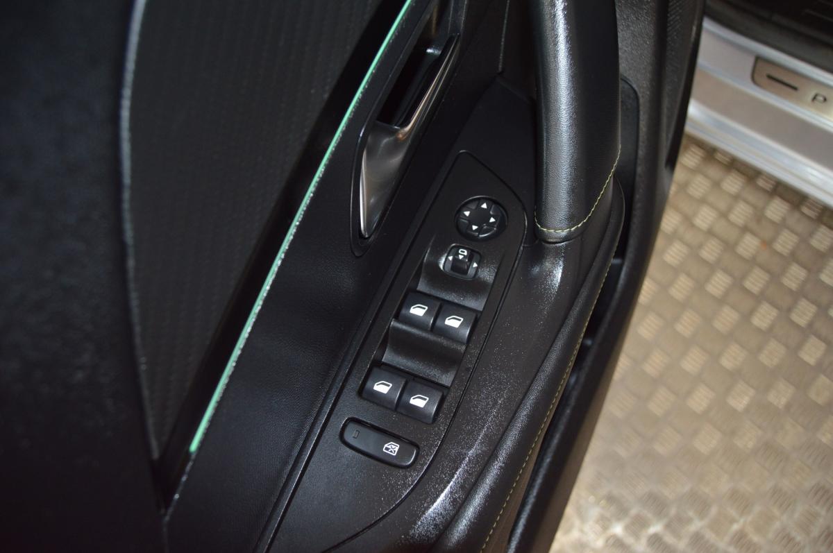 peugeot-2008-2022-gasolina-1199cc