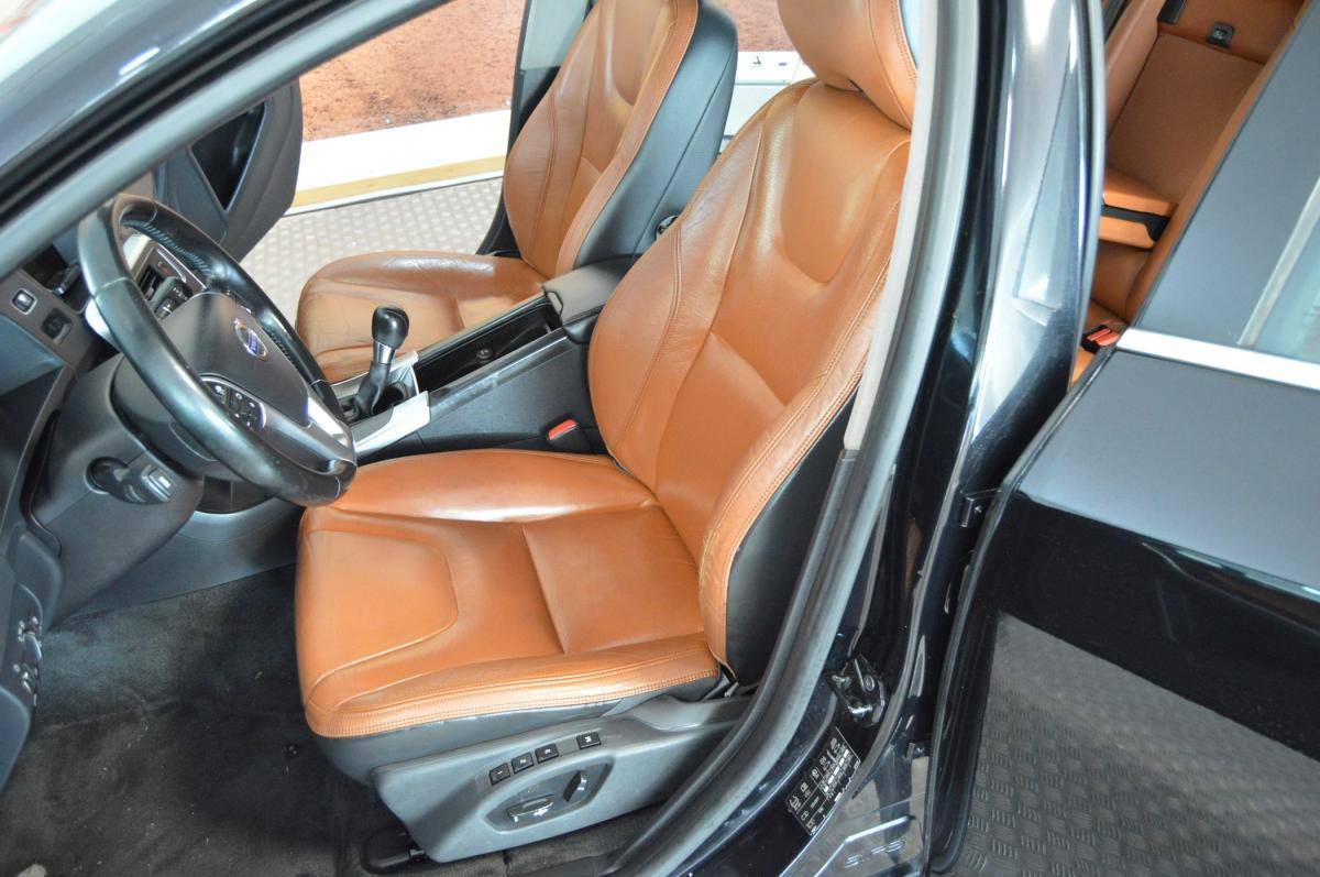 volvo-v60-2011-diesel-1984cc
