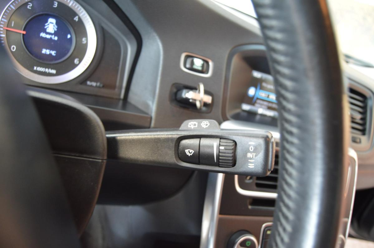 volvo-v60-2011-diesel-1984cc