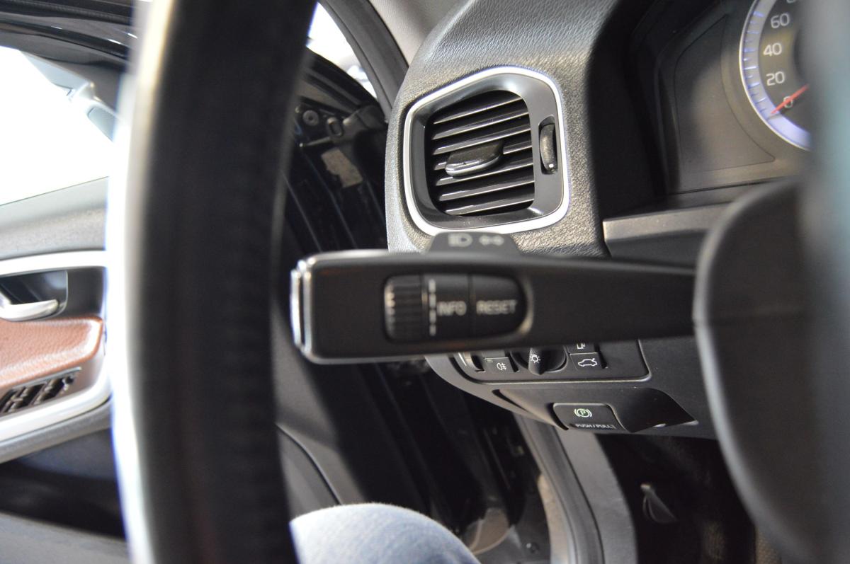 volvo-v60-2011-diesel-1984cc