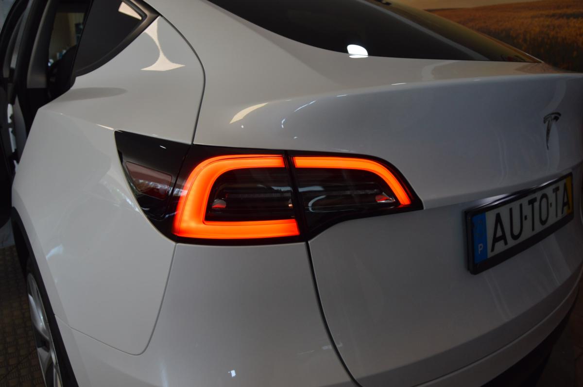 tesla-model-y-2023-eletrico-500cc