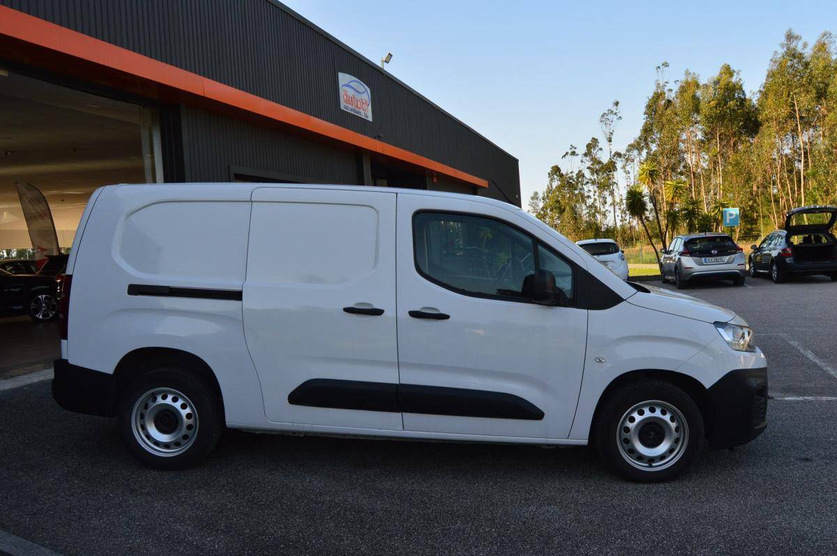 citroen-berlingo-2023-diesel-1499cc