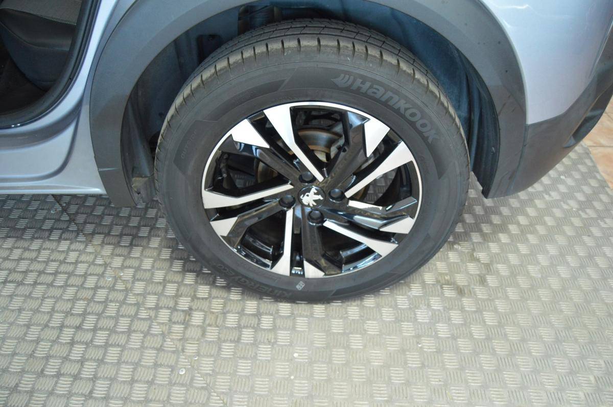 peugeot-2008-2023-gasolina-1199cc