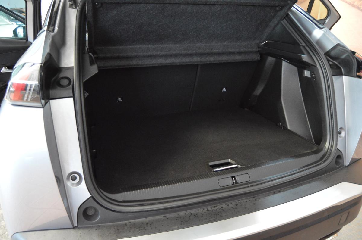 peugeot-2008-2023-gasolina-1199cc