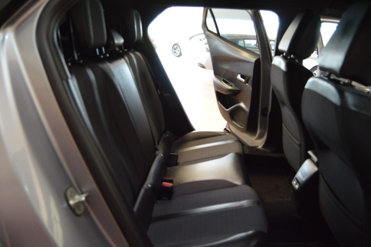 peugeot-2008-2023-gasolina-1199cc