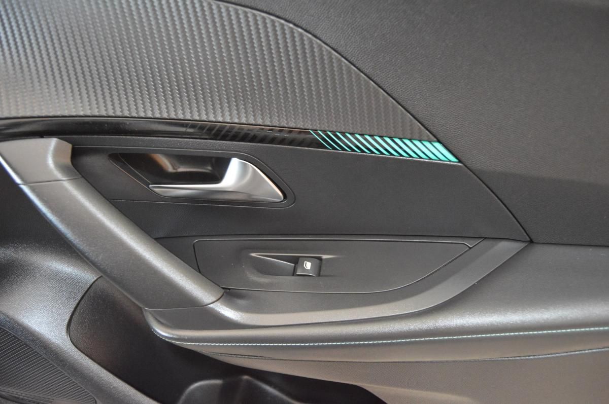 peugeot-2008-2023-gasolina-1199cc