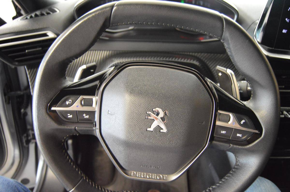 peugeot-2008-2023-gasolina-1199cc