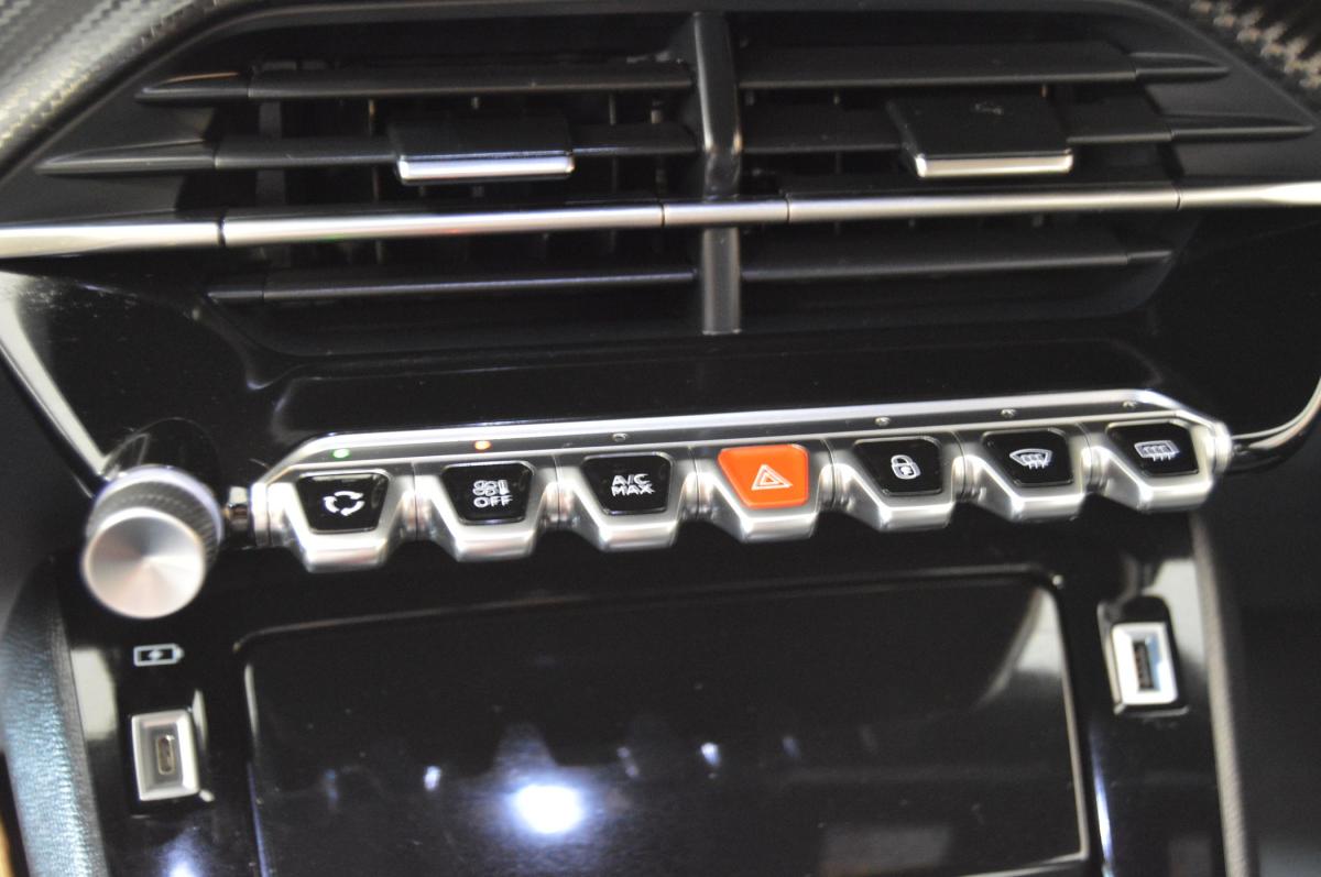 peugeot-2008-2023-gasolina-1199cc