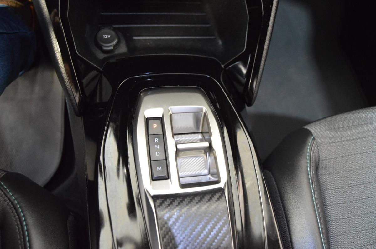 peugeot-2008-2023-gasolina-1199cc
