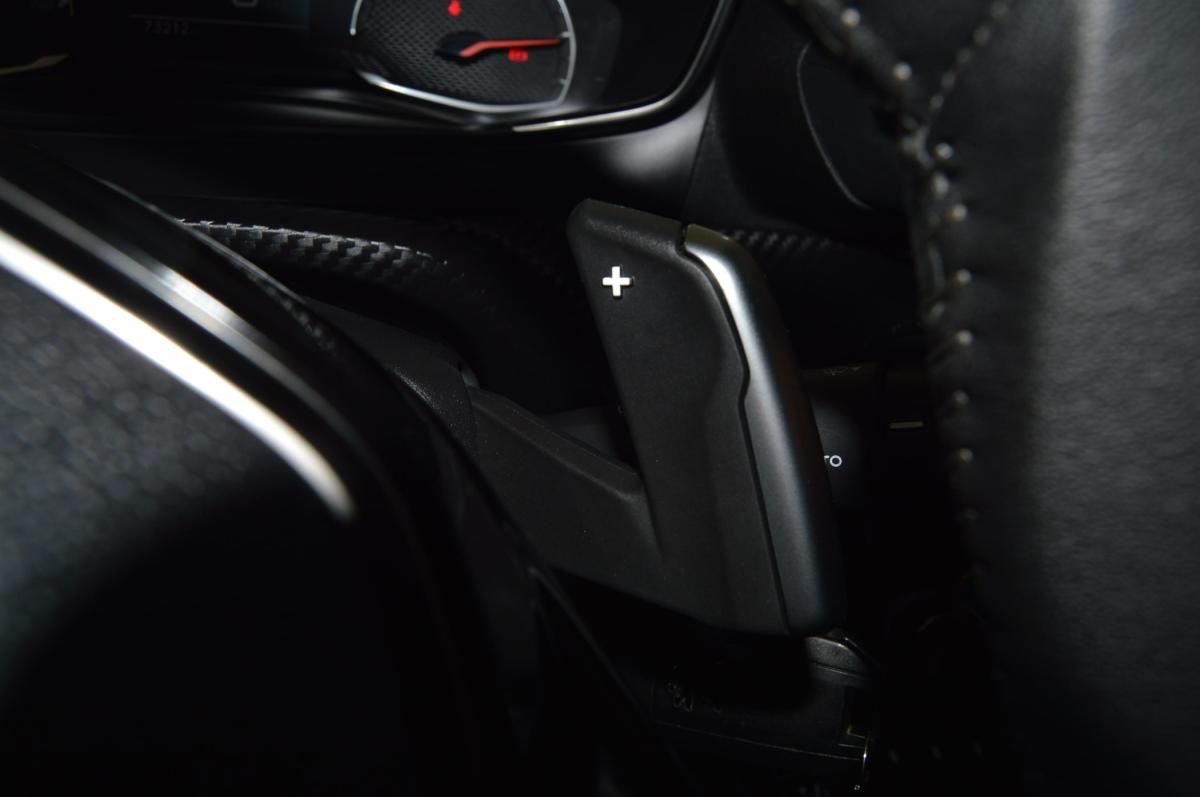 peugeot-2008-2023-gasolina-1199cc