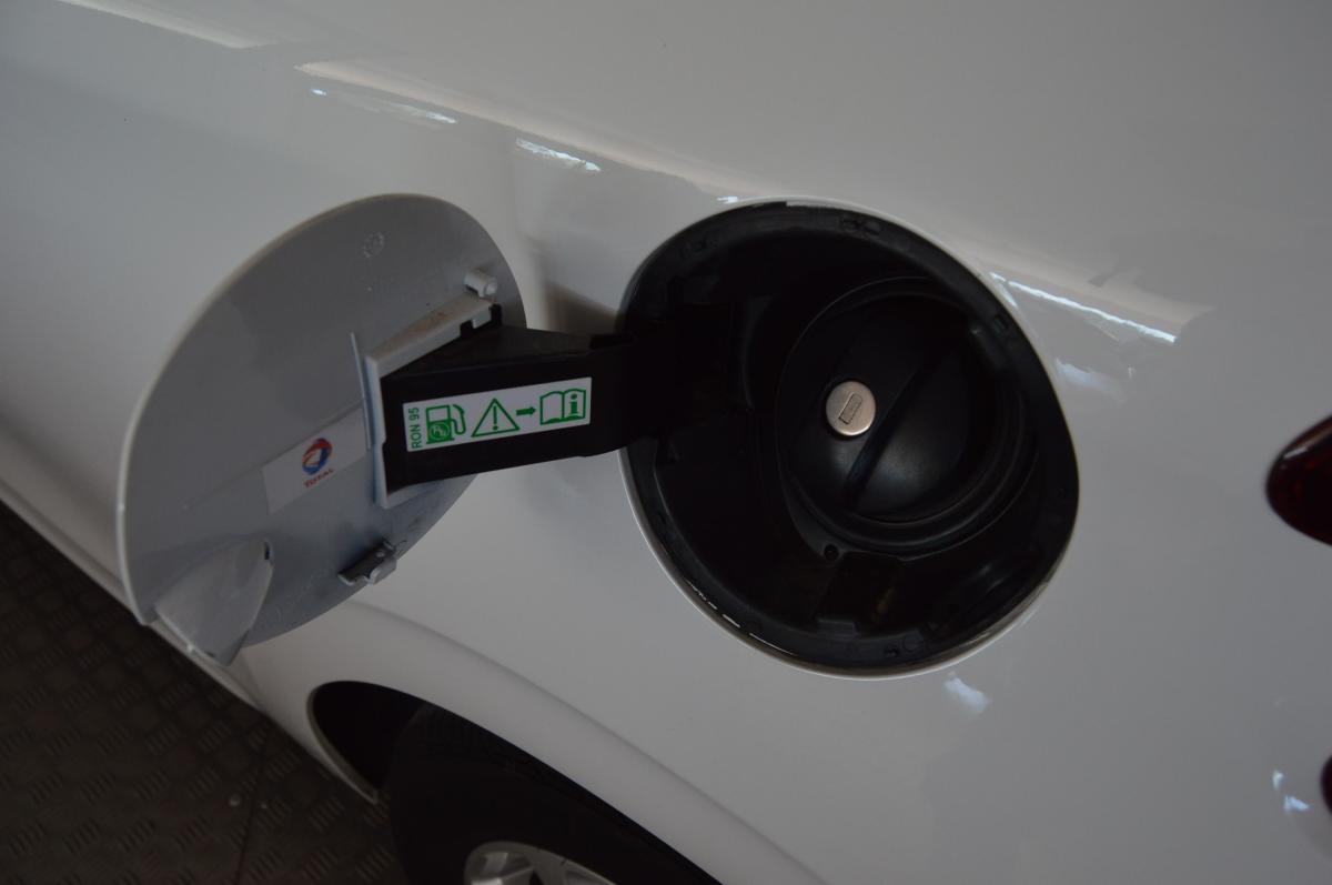 peugeot-208-2016-gasolina-999cc