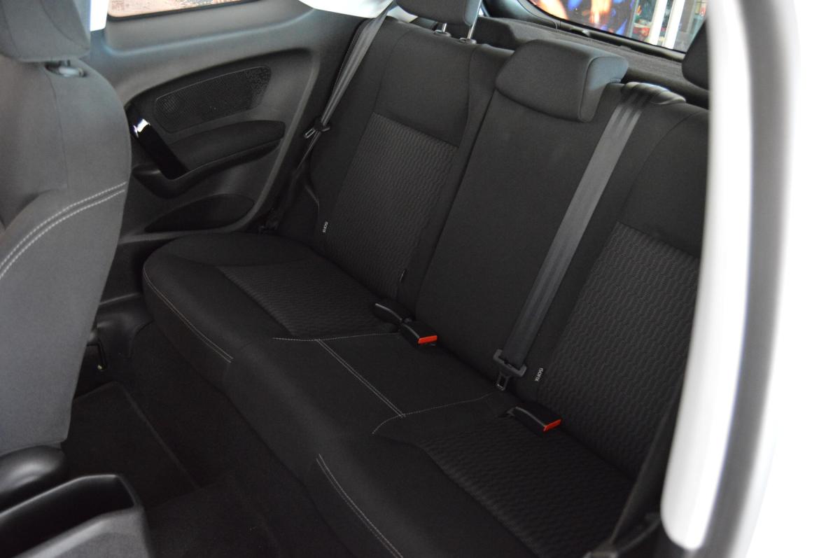 peugeot-208-2016-gasolina-999cc