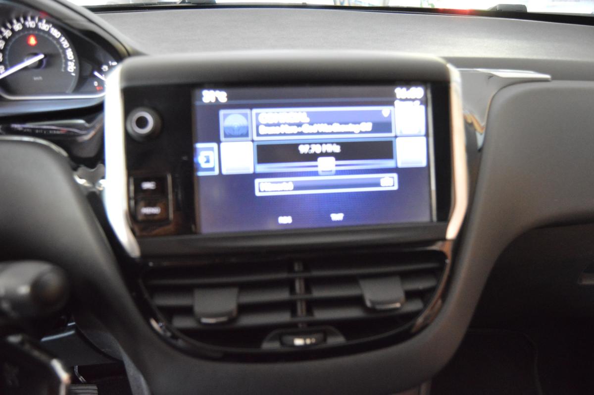 peugeot-208-2016-gasolina-999cc