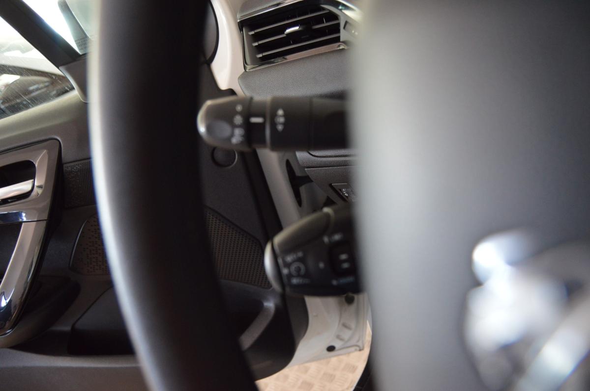 peugeot-208-2016-gasolina-999cc