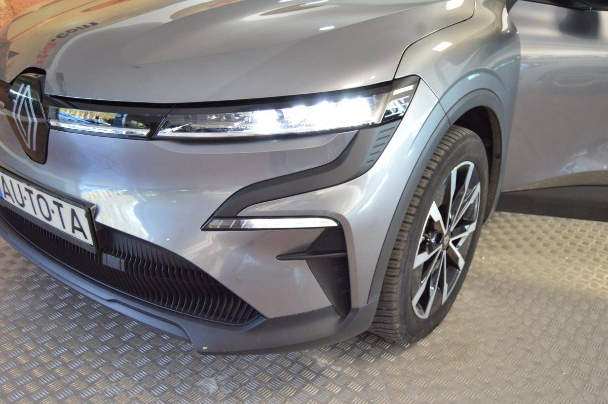 renault-megane-e-tech-2023-eletrico-0cc