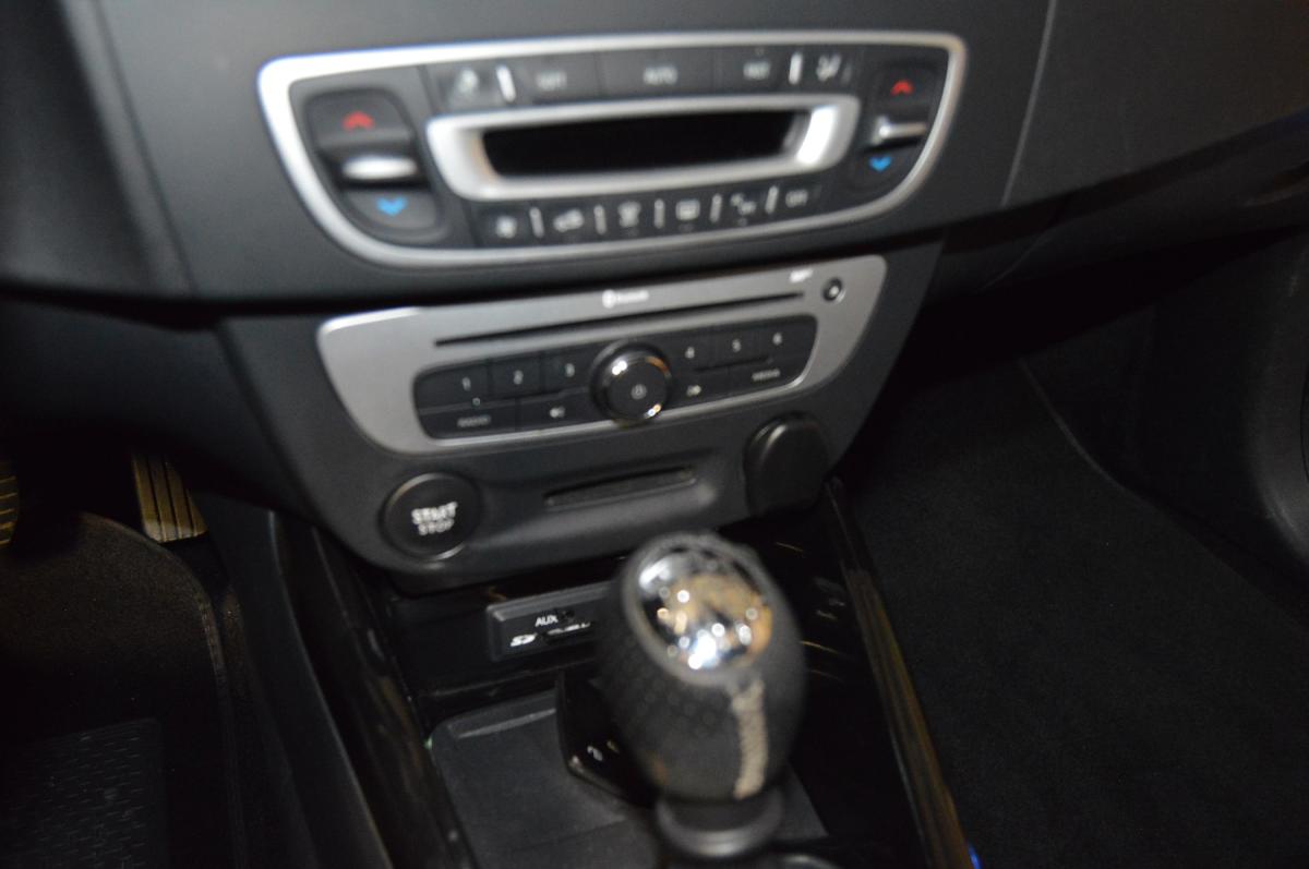 renault-megane-sport-tourer-2014-diesel-1461cc