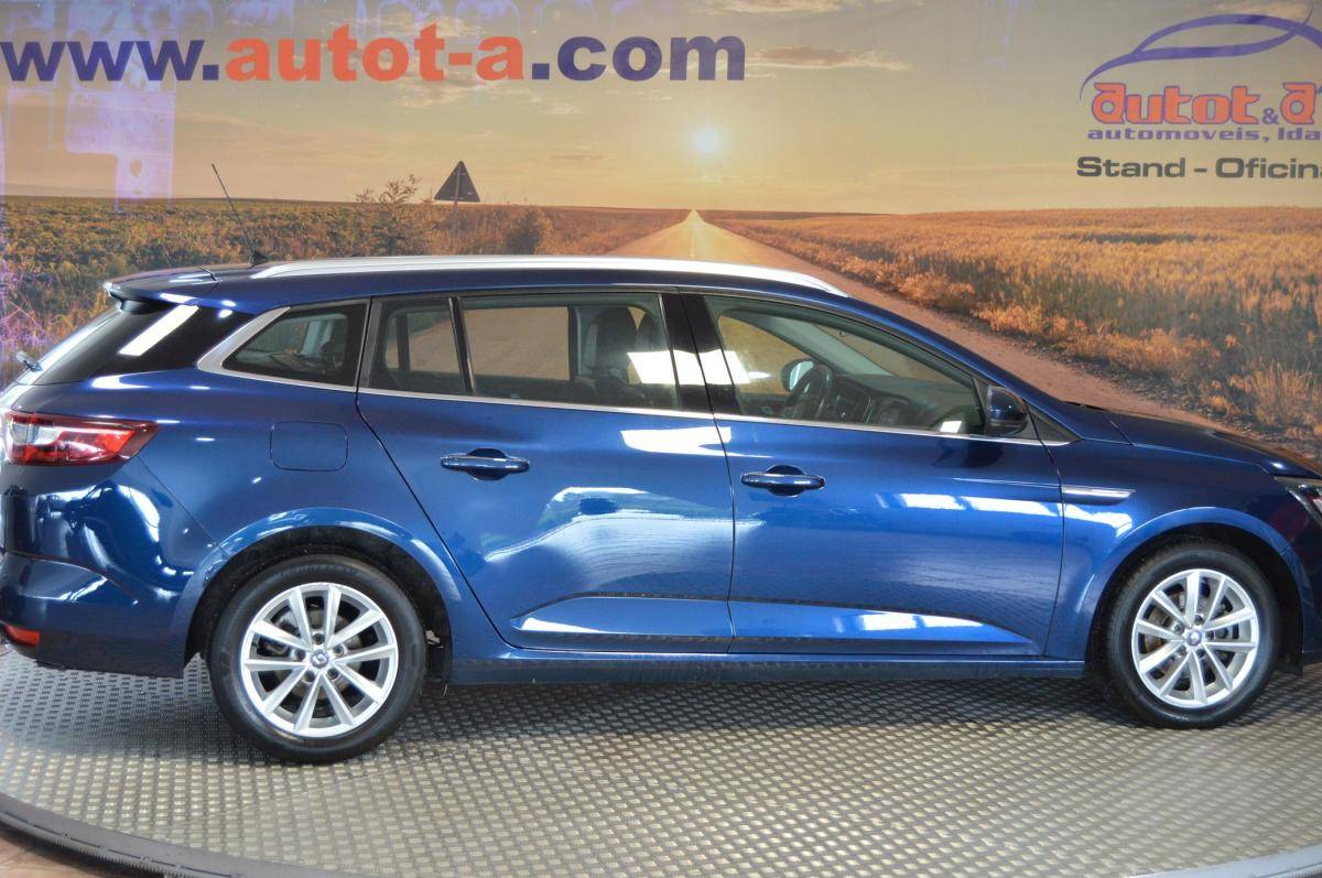 renault-megane-sport-tourer-2018-diesel-1461cc