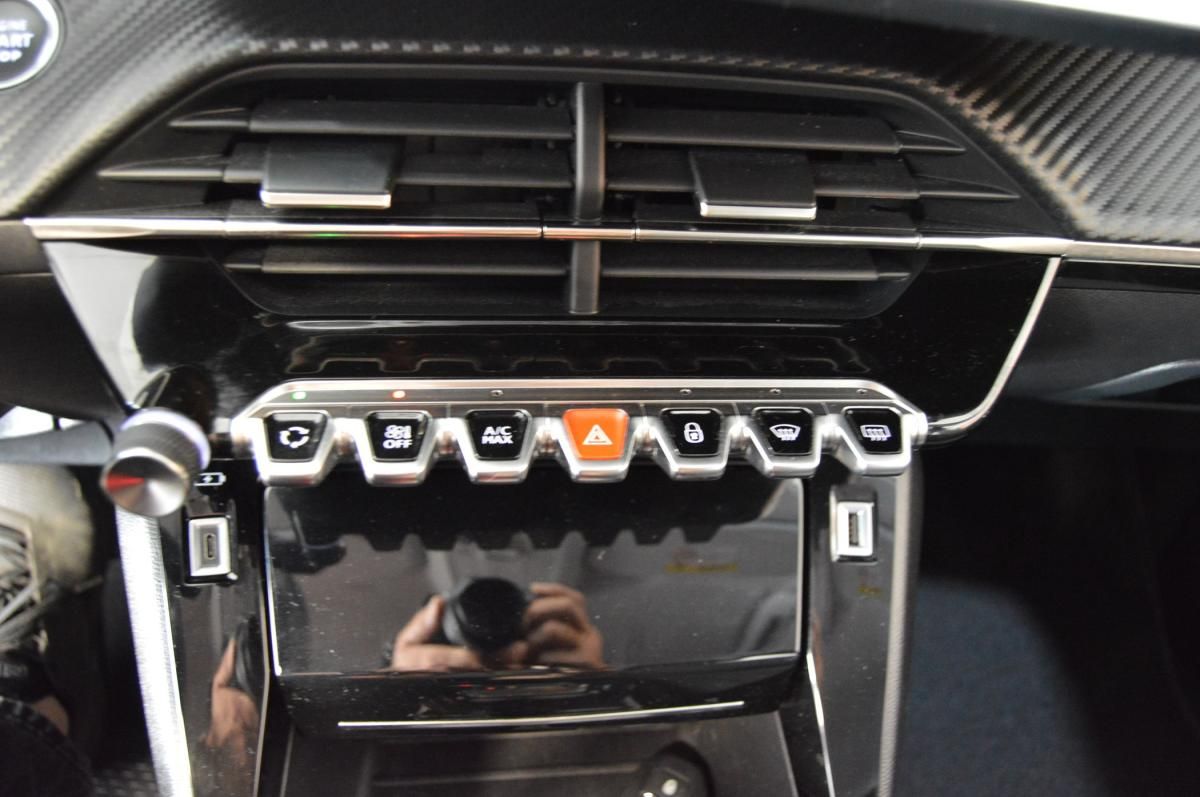 peugeot-208-2022-gasolina-1199cc
