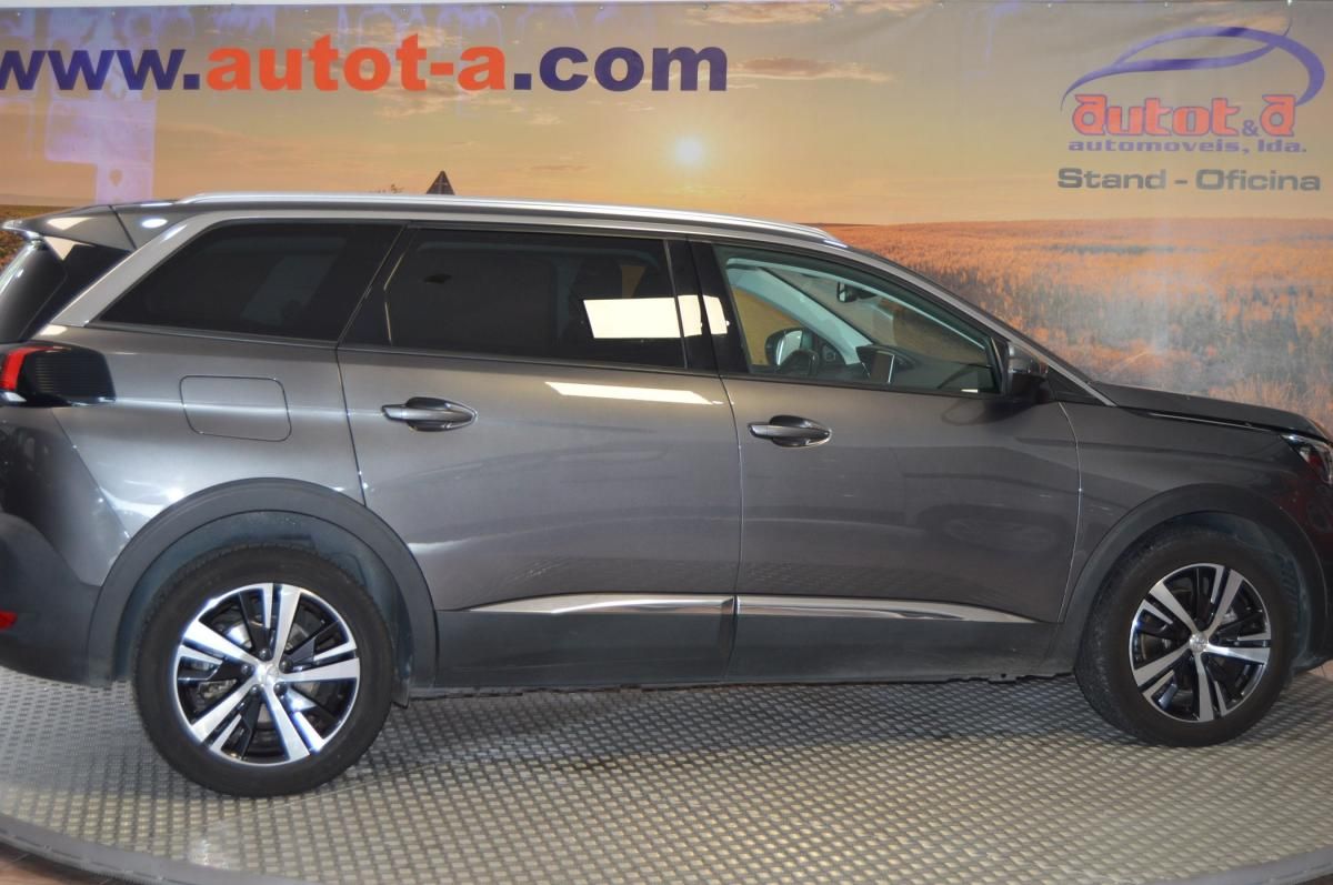 peugeot-5008-2019-gasolina-1199cc