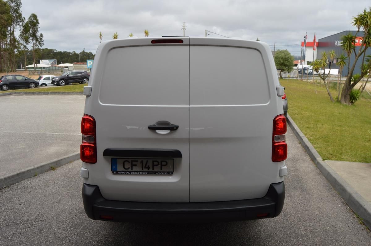 opel-vivaro-2015-diesel-1499cc
