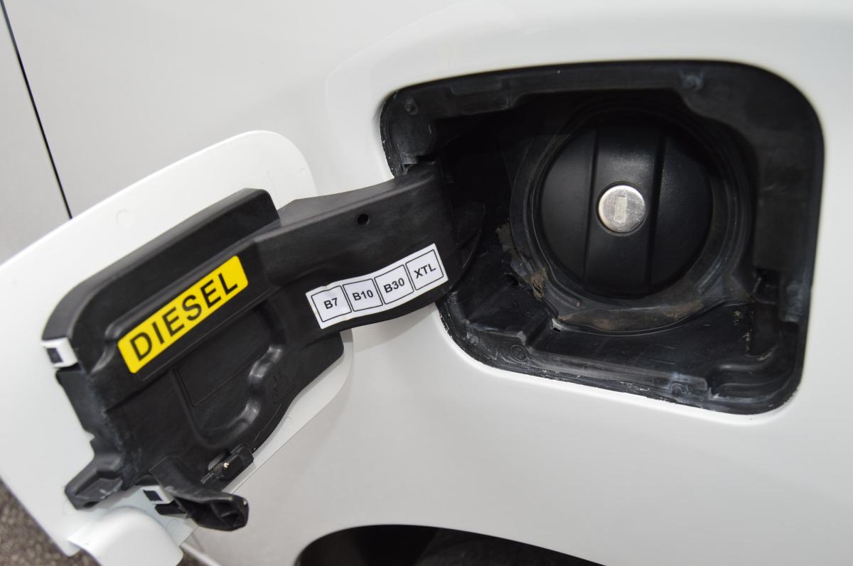 opel-vivaro-2015-diesel-1499cc