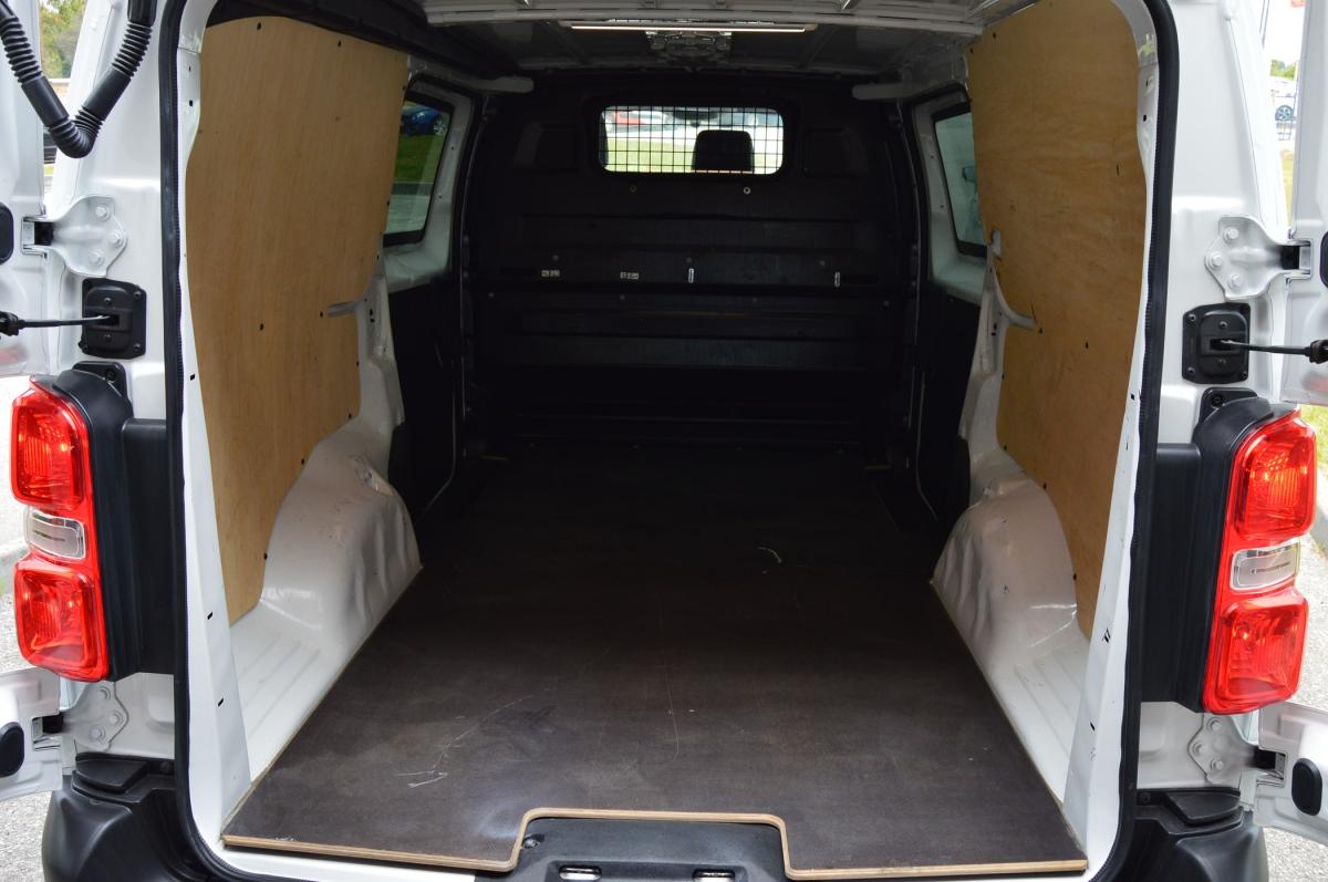 opel-vivaro-2015-diesel-1499cc