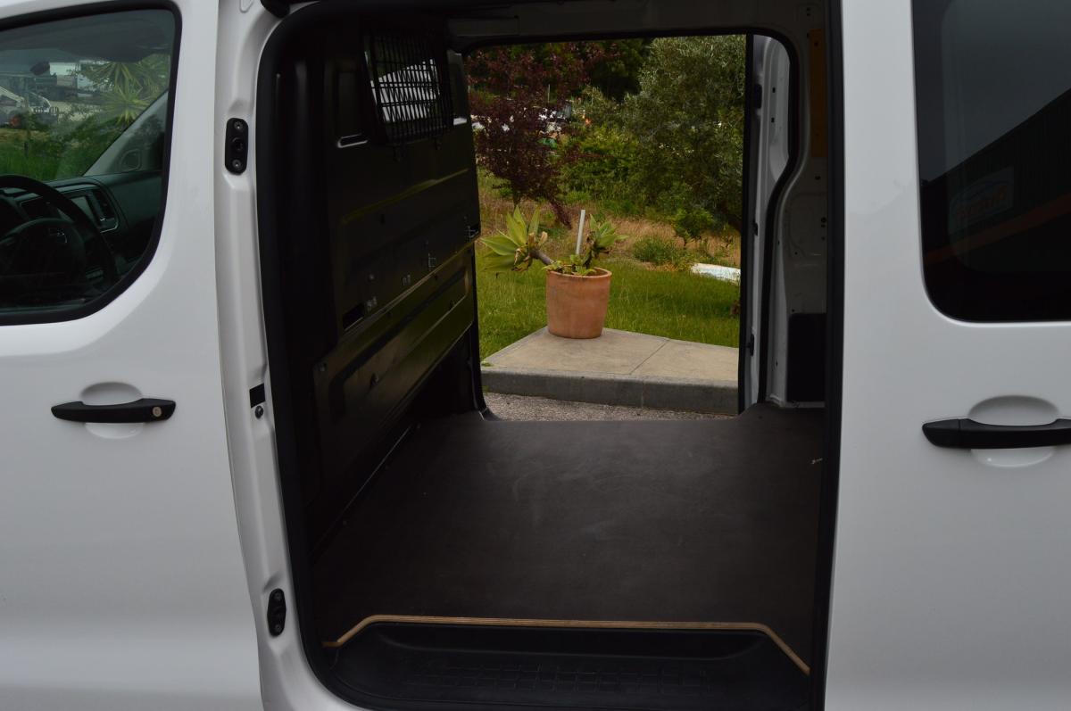 opel-vivaro-2015-diesel-1499cc