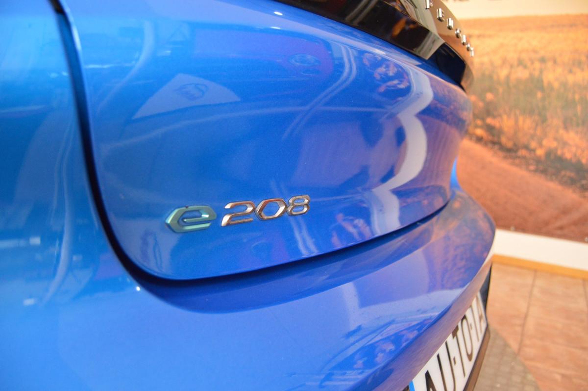 peugeot-208-2022-eletrico-500cc