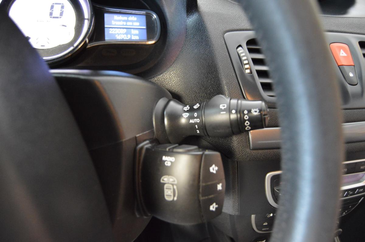 renault-megane-sport-tourer-2011-diesel-1461cc