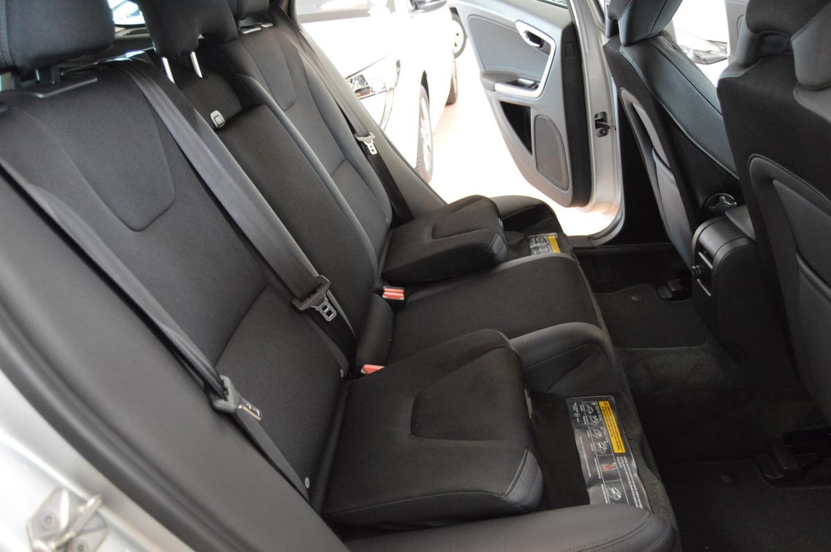 volvo-v60-2014-diesel-1560cc