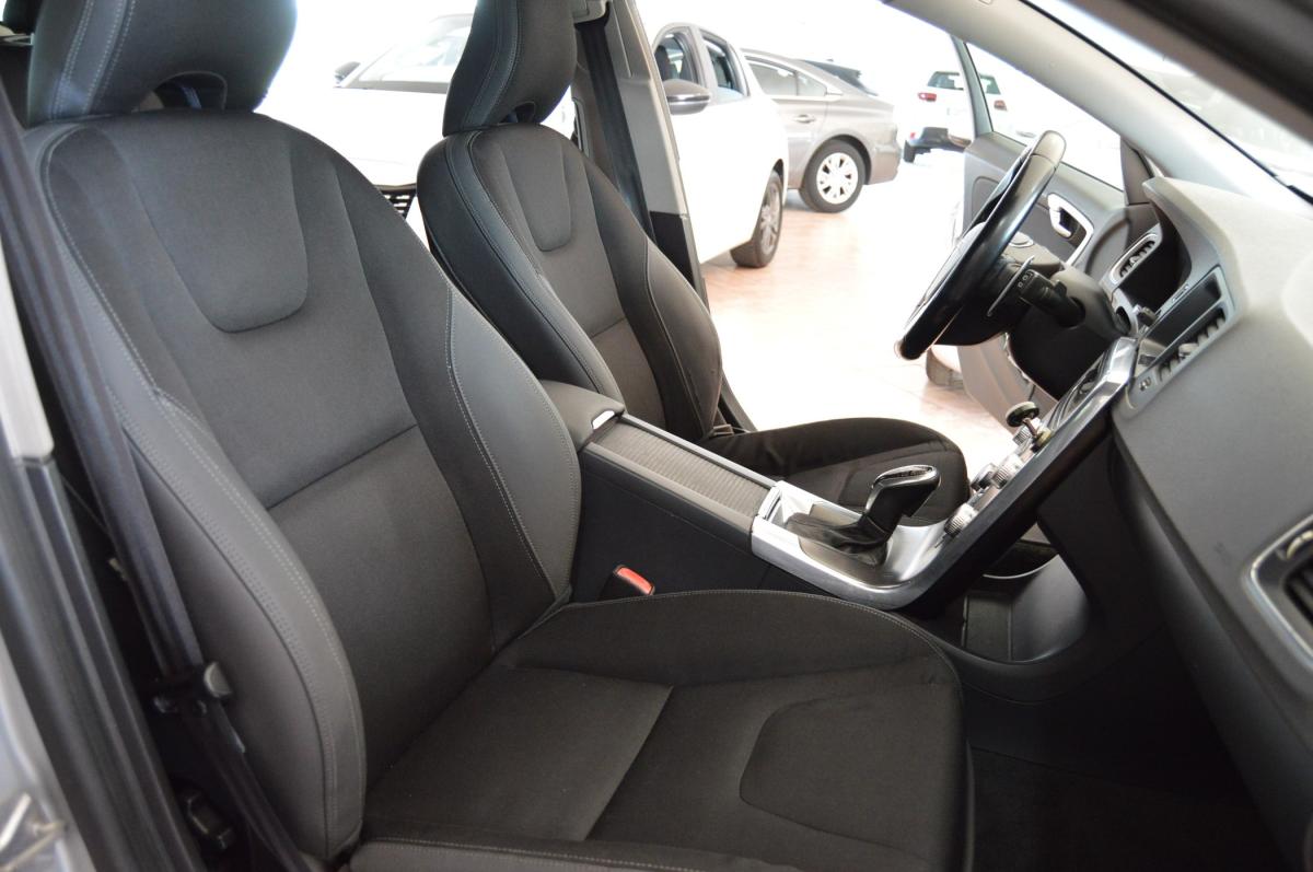 volvo-v60-2014-diesel-1560cc