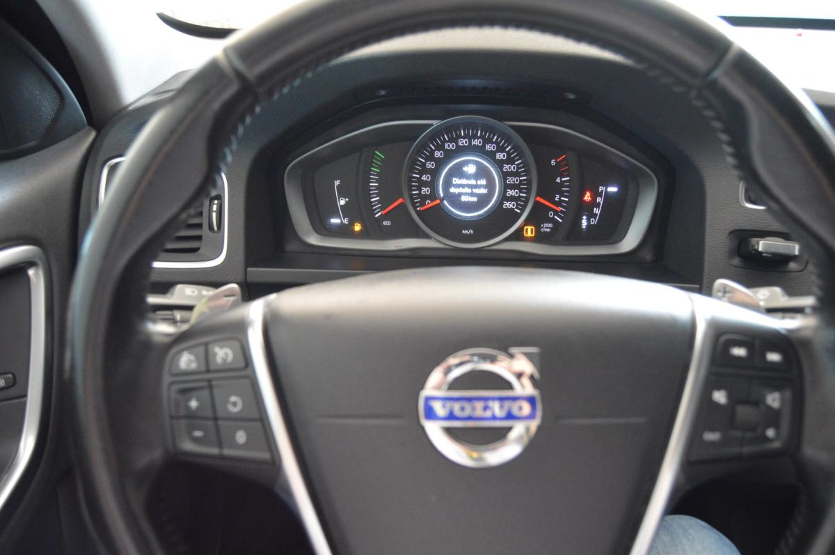 volvo-v60-2014-diesel-1560cc