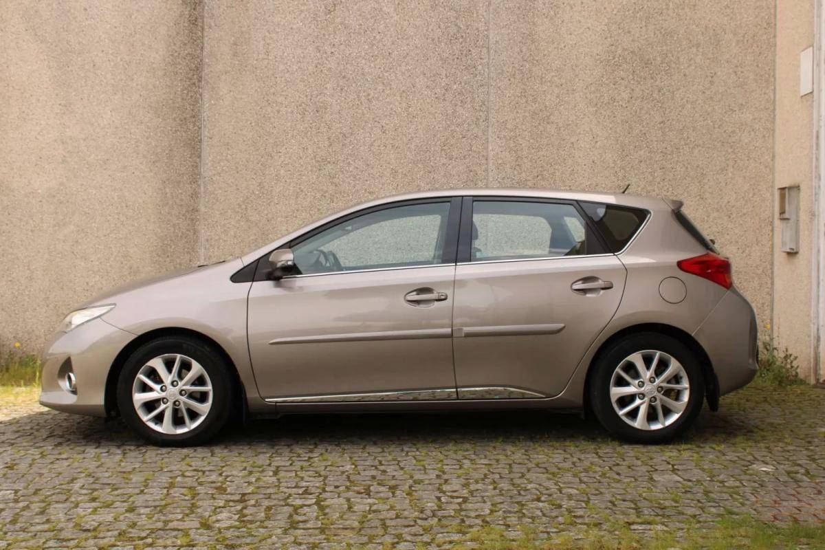toyota-auris-2013-diesel-1364cc