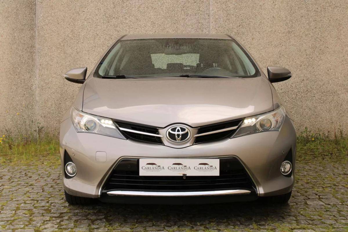 toyota-auris-2013-diesel-1364cc
