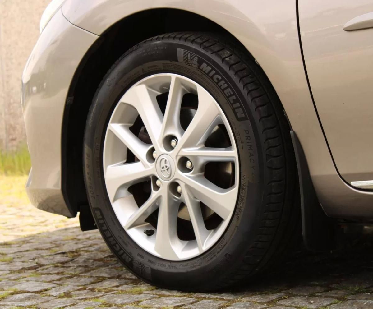 toyota-auris-2013-diesel-1364cc