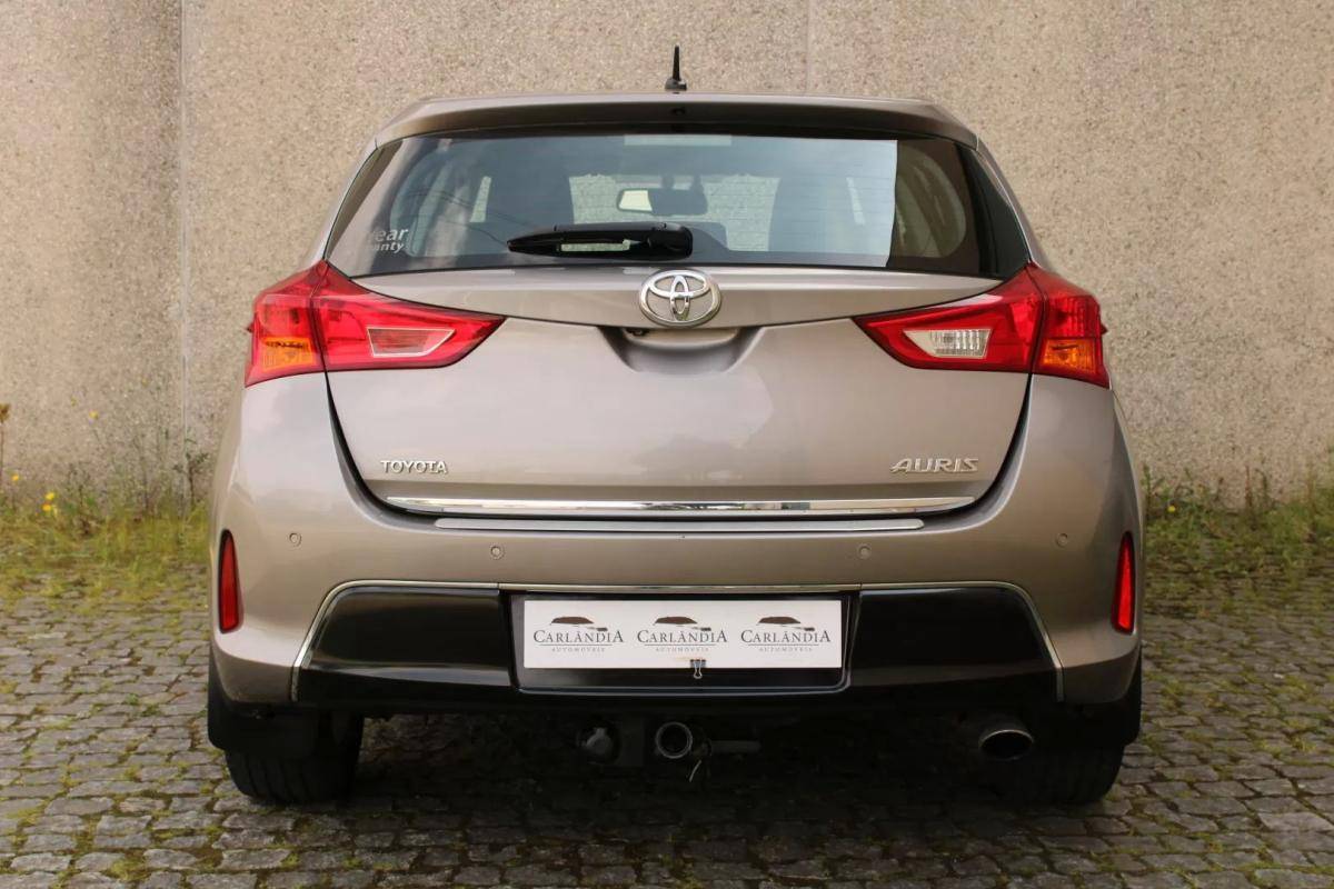 toyota-auris-2013-diesel-1364cc