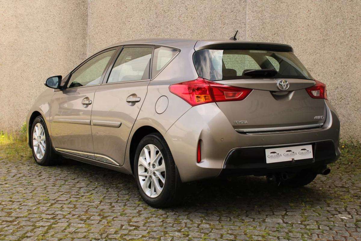 toyota-auris-2013-diesel-1364cc