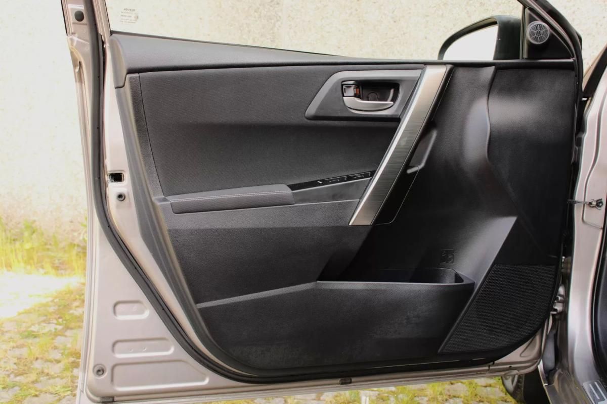 toyota-auris-2013-diesel-1364cc