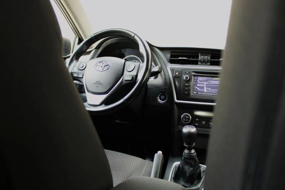 toyota-auris-2013-diesel-1364cc