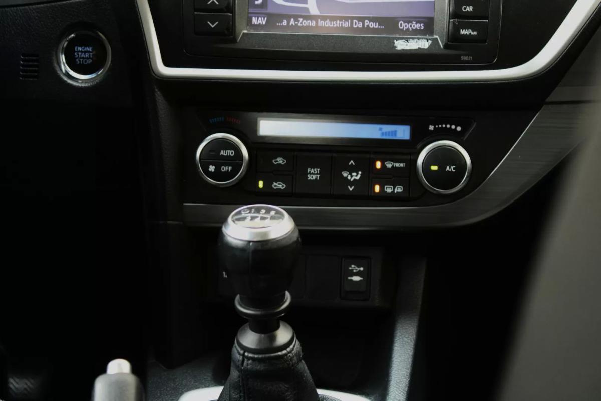 toyota-auris-2013-diesel-1364cc