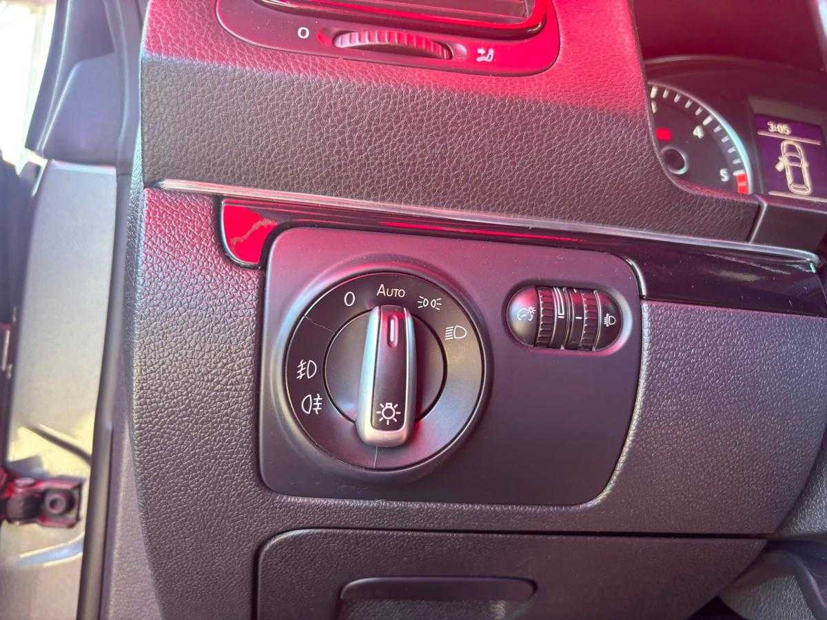 volkswagen-scirocco-2011-diesel-1968cc