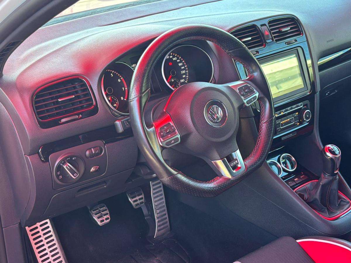 volkswagen-golf-2011-gasolina-1984cc