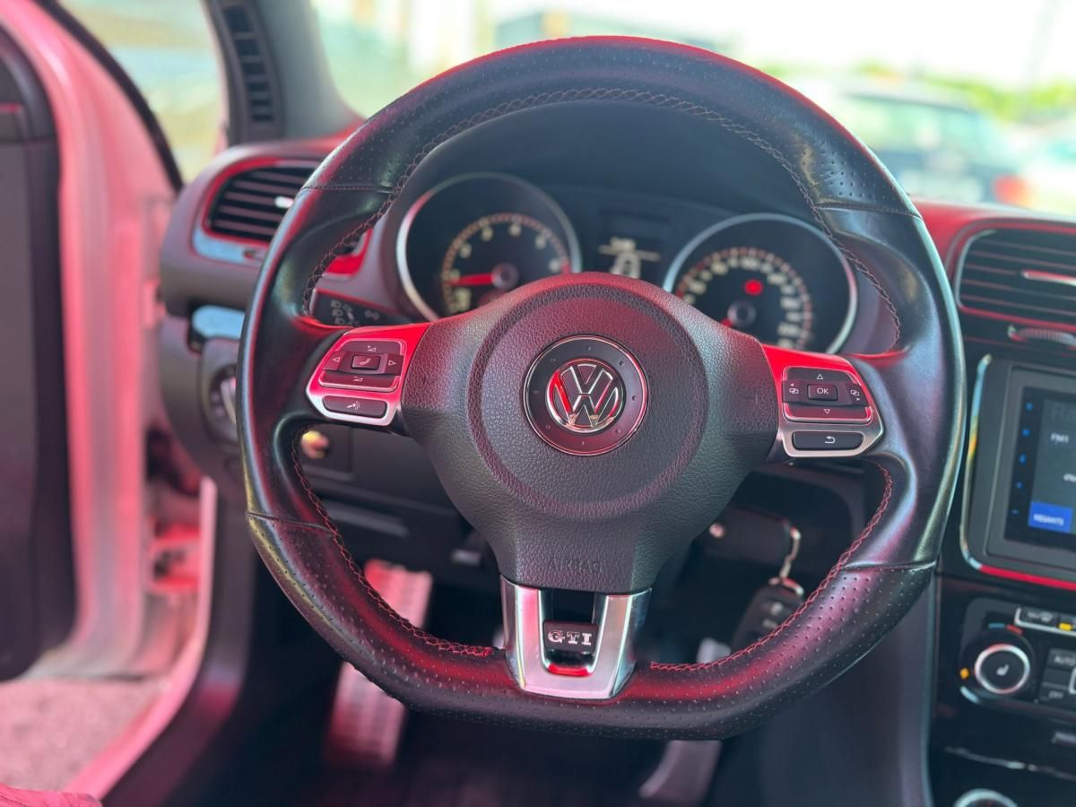 volkswagen-golf-2011-gasolina-1984cc